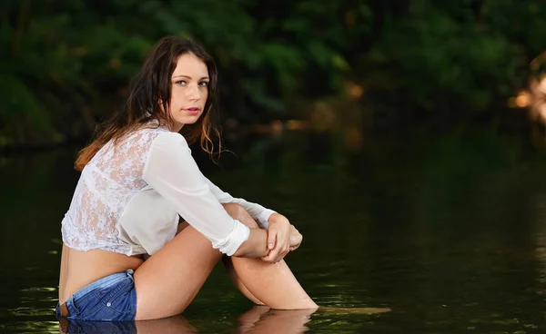 Retrato de mulher bonita — Fotografia de Stock