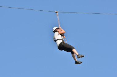 Mutlu kadın tırmanma