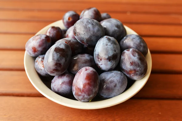 Freshly collected plums — Stock Photo, Image