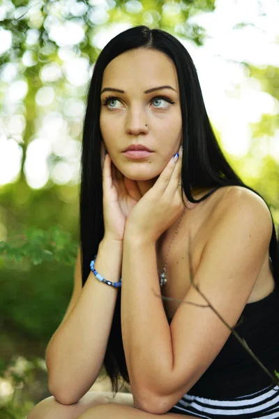 Retrato de mujer hermosa —  Fotos de Stock