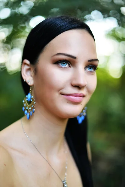 Retrato de mulher bonita — Fotografia de Stock