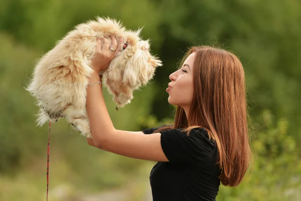 Genç güzel kız — Stok fotoğraf