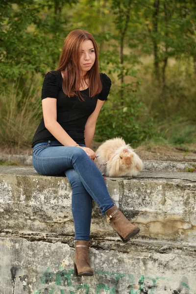 Jovem menina bonita — Fotografia de Stock