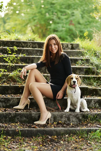 Jovem menina bonita — Fotografia de Stock