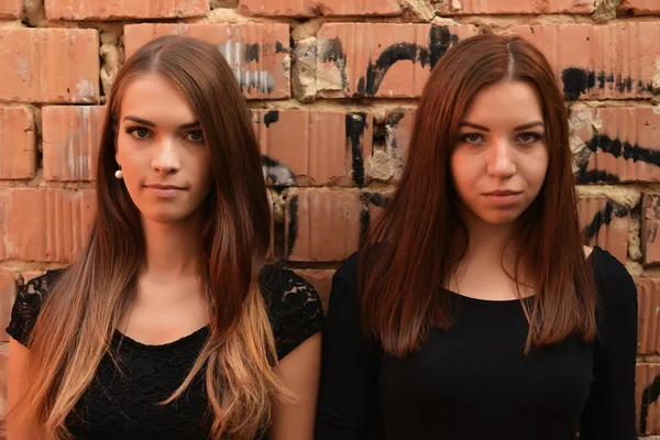 Zwei junge Mädchen — Stockfoto