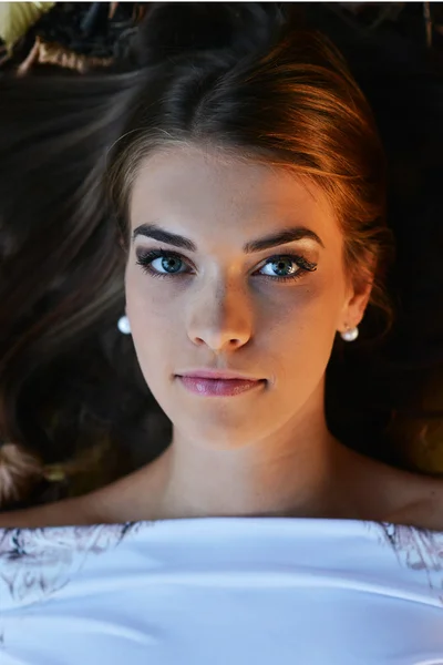 Portrait of beautiful bride — Stock Photo, Image