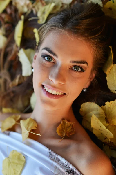 Ritratto di bella sposa — Foto Stock