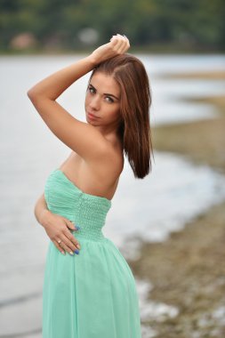 Genç güzel kadın.