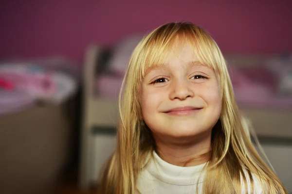 Little girl smiling — Stock Photo, Image