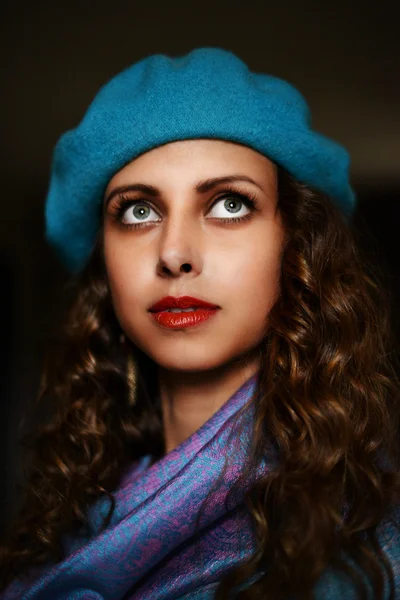 Portrait of young woman — Stock Photo, Image