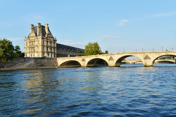 Παρίσι, η γέφυρα του ποταμού Σηκουάνα — Φωτογραφία Αρχείου
