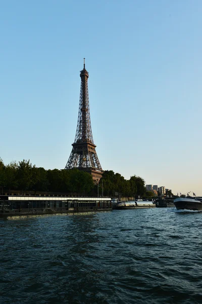 Tour Eiffel v Paříži — Stock fotografie