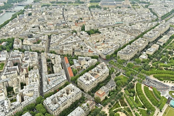 Pariser Stadtbild aus Eiffel — Stockfoto