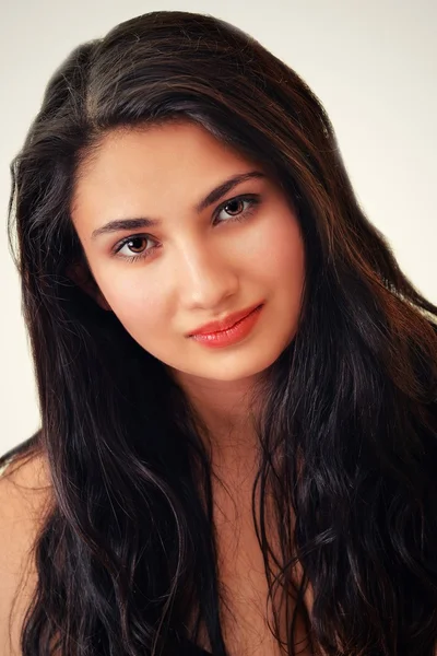 Portrait of young woman — Stock Photo, Image