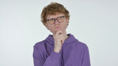 Düşünen Kızıl Saçlı Genç Adam Düşünüyor, Beyaz Geçmişli