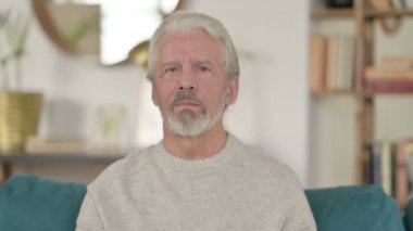 Çevrimiçi Görüntü Çağrısında Yaşlı Yaşlı Adam 'ın Portresi