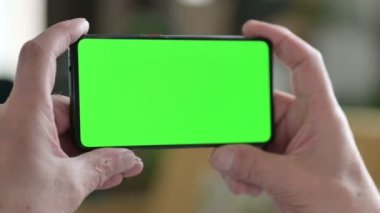 Akıllı Telefonun Yeşil Krom Ekranını Kapat