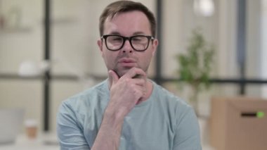 Düşünen Adamın Portresi 