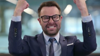 Orta Çağ İşadamı Başarı Kutlaması, Kazanan