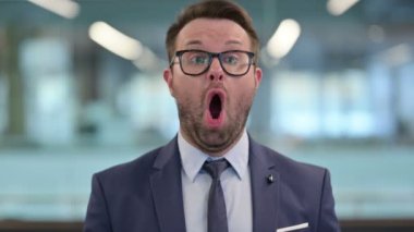 Orta Çağ İşadamı Kayıp ve Başarısızlığa Tepki Veriyor 