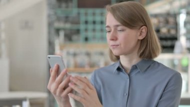 Smartphone 'da Kaybolan Genç Kadının Portresi 