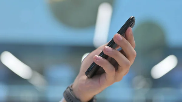 Close Up of Smartphone in Hand — Stock Photo, Image