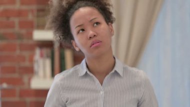 Düşünen Afro-Amerikan Kadın Portresi