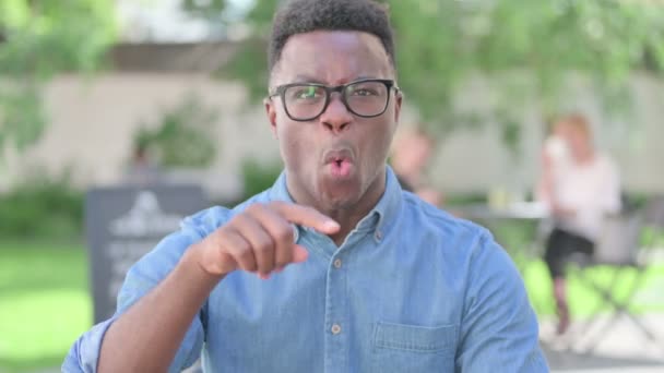 Portrait of Angry African Man Arguing, Fighting — Stock Video