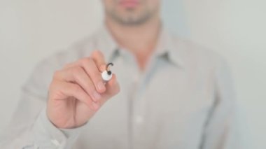 Esir İzleyici, Şeffaf Ekranda Yazıyor