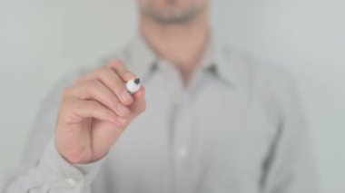 Geçerli Görev, Şeffaf Camda Yazan Adam