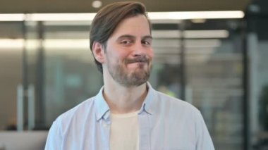 Hayır, Olgun Olgunluğu Reddeden Yetişkin Adam Fikri Reddediyor