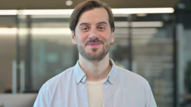 Çevrimiçi Görüntülü Konuşan Olgun Yetişkin Adam 