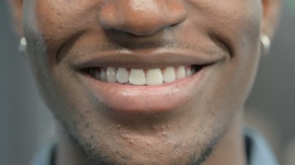 Boca do sorriso Jovem afro-americano — Vídeo de Stock