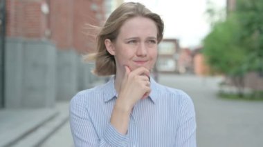 Düşünen, Dışarıyı Düşünen Kadın Portresi