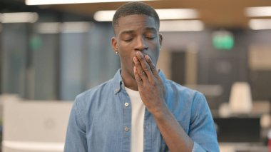 Yorgun Afrikalı Esneme, Dinlenmeye İhtiyaç