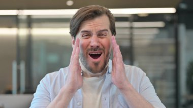 Şok Olgun Yetişkin Adam Hayal kırıklığına uğradı