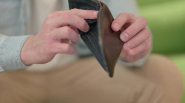 Boş Cüzdanı Denetleme Elleri Kapat