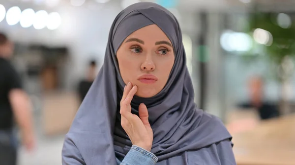 Portrait of Arab Woman Thinking About Something — Stock Photo, Image
