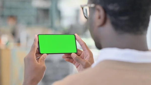 African Man with Chroma Key Smartphone — Stock Photo, Image