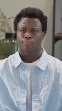 Memlekette Afrikalı İnkarcının Portresi