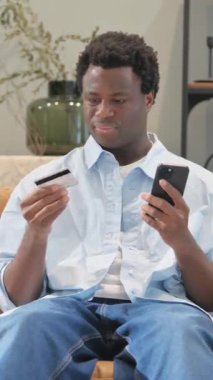 Afrikalı Adam İnternetten Alışveriş Yapıyor