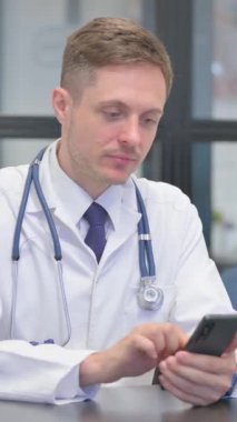 Dikey video, Telefondaki Erkek Doktor Mesajlaşması