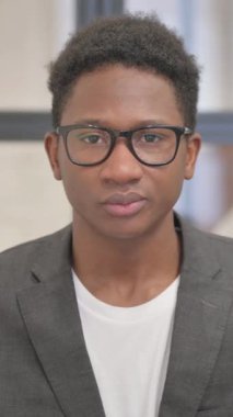 Dikey, Afro-Amerikan İnkâr Eden Adamın Portresi