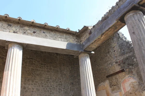 Ruins of Pompeii. Ancient Roman city in Italy died from eruption of Vesuvius. — Stock Photo, Image