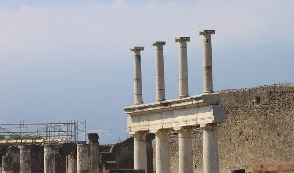 Ruinas de Pompeya. Antigua ciudad romana en Italia murió de la erupción del Vesubio . — Foto de Stock