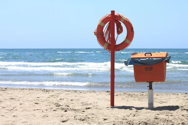 Lifebuoy to save people on beach — Stock Photo, Image