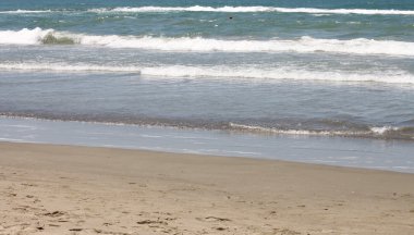 yaz, seçici odak taze soğuk su ile güzel deniz manzarası