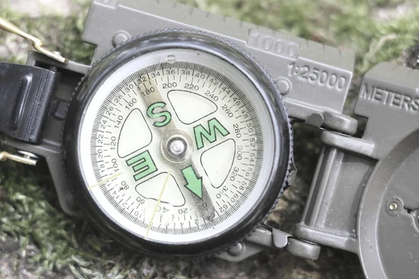 Gammal Klassisk Navigering Kompass Naturlig Bakgrund Som Symbol För Turism — Stockfoto
