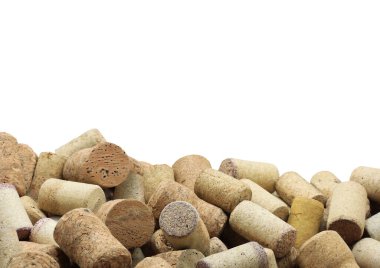 Gazlı içecekten şarap mantarları, beyaz şaraptan mantarlar, kırmızı şaraptan mantarlar ve reklam metinleri için beyaz arka planda izole edilmiş diğer şarap mantarları.