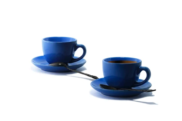 Niebieskie Filiżanki Herbaty Spodki Herbaty Żelaza Łyżeczki Izolowane Białym Tle — Zdjęcie stockowe